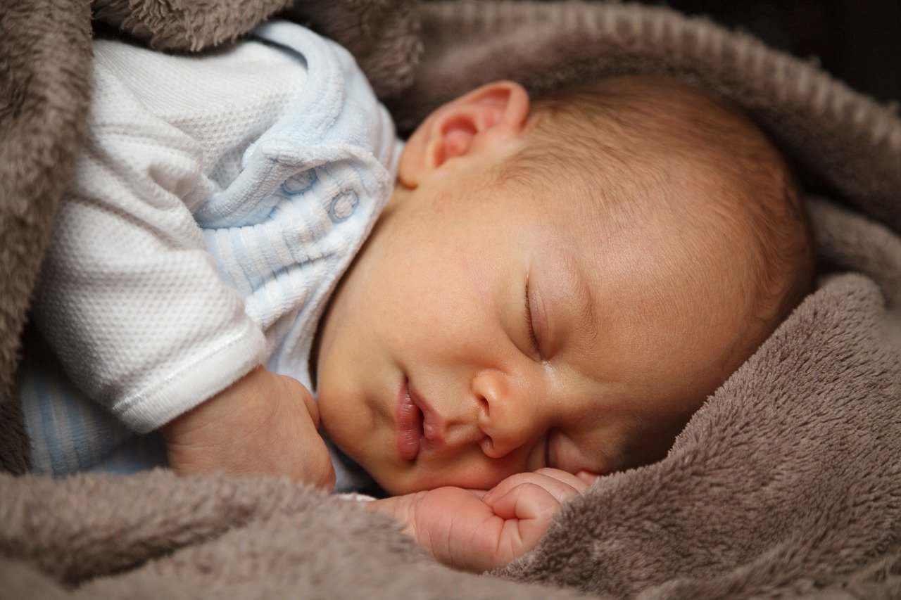 Un projecteur de galaxie pour bébé ou veilleuse bebe fera bien dormir votre enfant la nuit